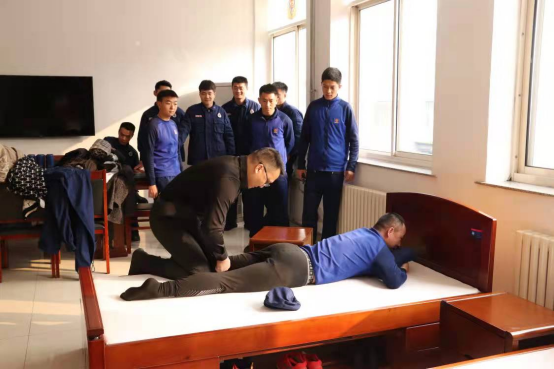 山东省科学养生协会中医药文化推广应用专业委员会 赴长清区消防救援大队开展志愿保健服务(图3)