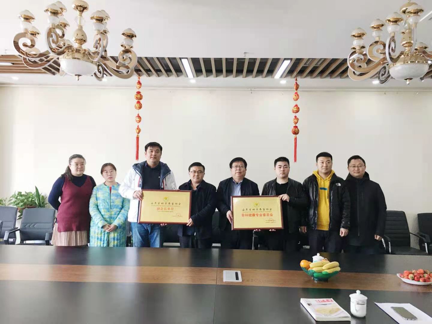 秘书长李国庆、副秘书长石永宝到骨健康专委会调研(图3) 秘书长李国庆、副秘书长石永宝到骨健康专委会调研(图3)